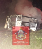 Santa Elena: se incendió por completo el vehículo de un vecino de La Paz