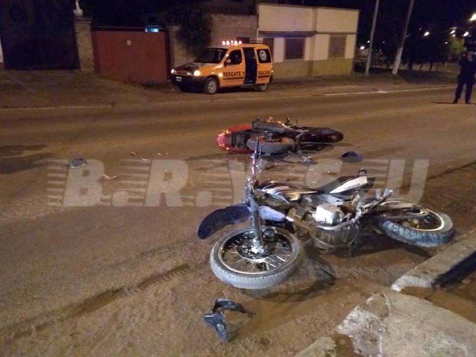 CHOQUE MOTOS HERIDOS GRAVES LA PAZ