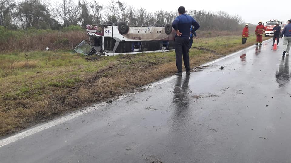 COLECTIVO RIOS TUR SCHNITMAN 4