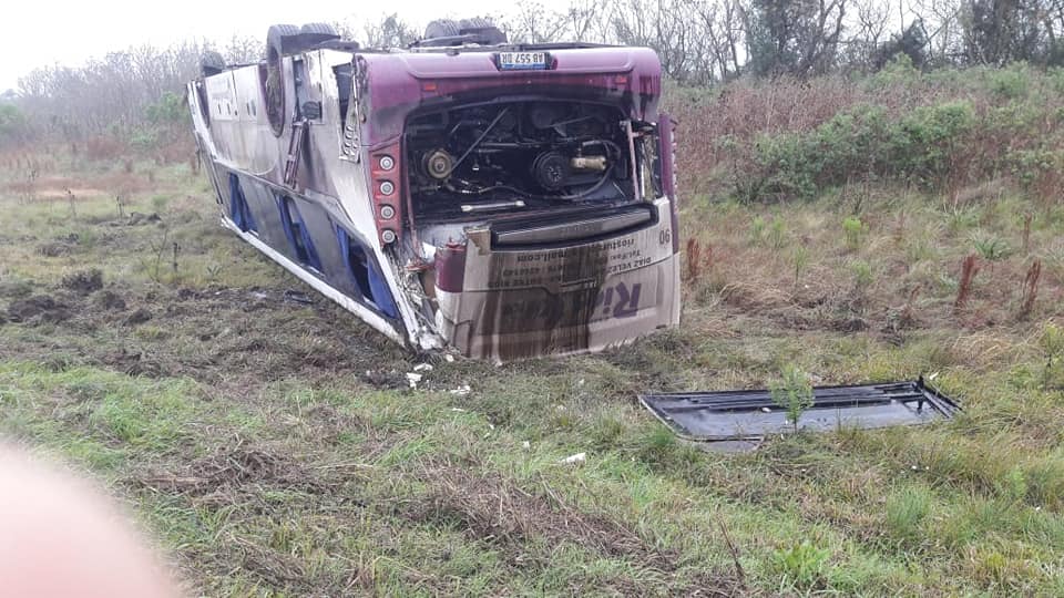 COLECTIVO RIOS TUR SCHNITMAN 7