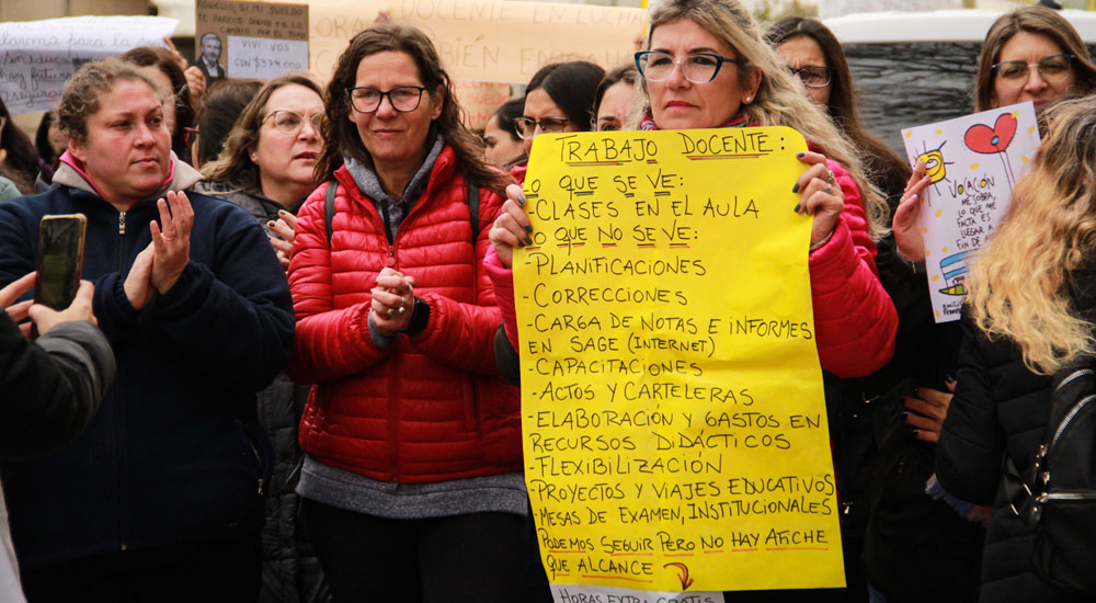 Docentes cartel marcha agosto 2024