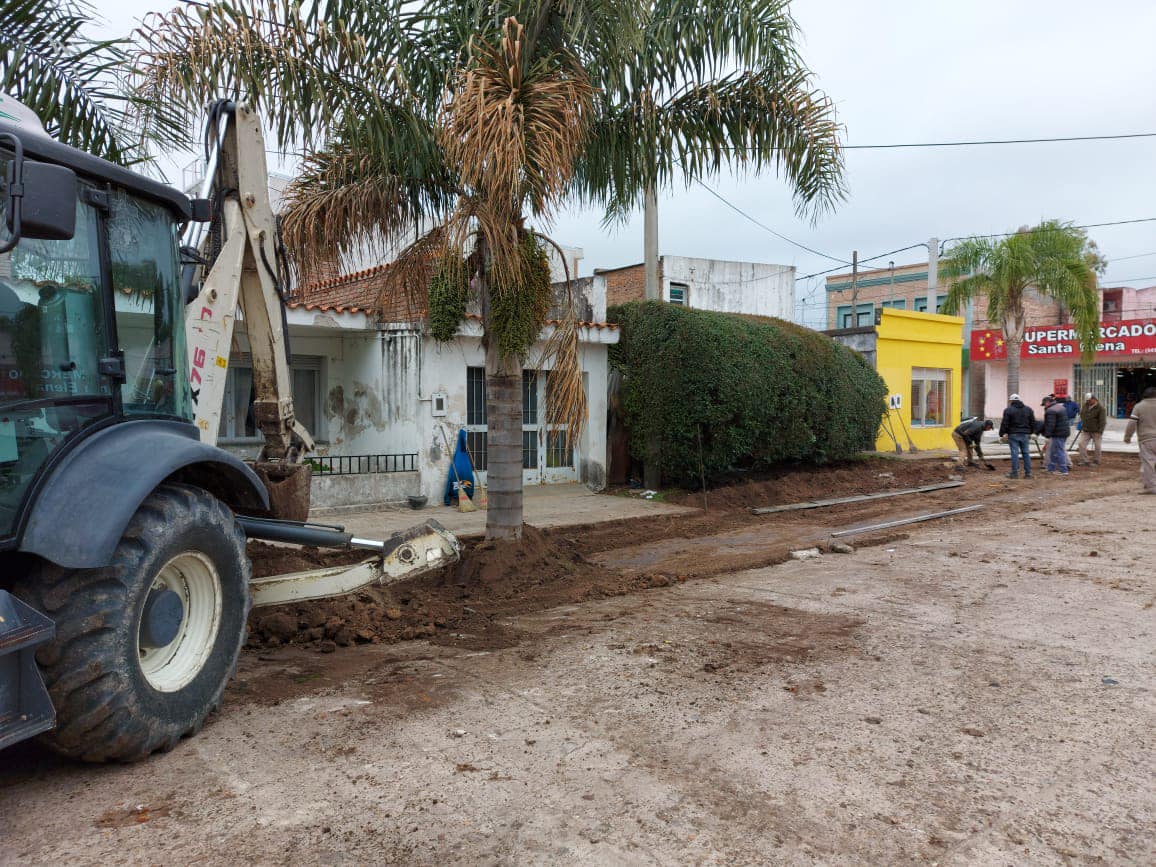 PLAYA ESTACIONAMIENTO CENTRO DE SANTA ELENA 1.jpg
