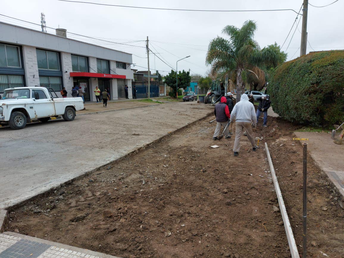 PLAYA ESTACIONAMIENTO CENTRO DE SANTA ELENA 3.jpg