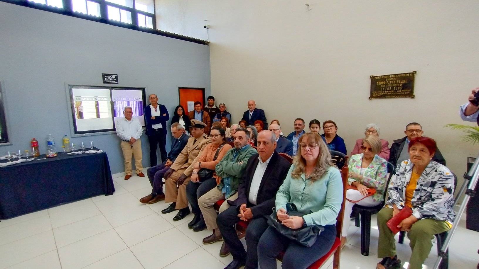 Salon Intendentes Santa Elena.jpg