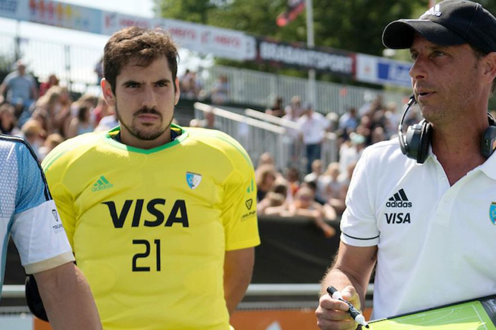 TomasSantiagoSelñeccionhockey