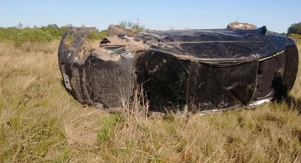 auto volcado ruta 48 3