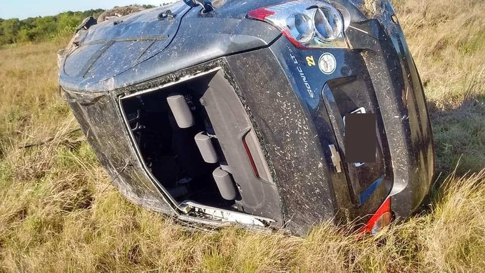 auto volcado ruta 48 5