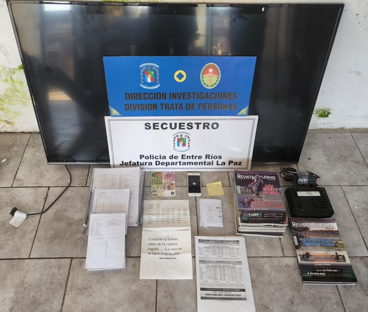 b598ff9b a644 452f 9834 9d12c98ae94f