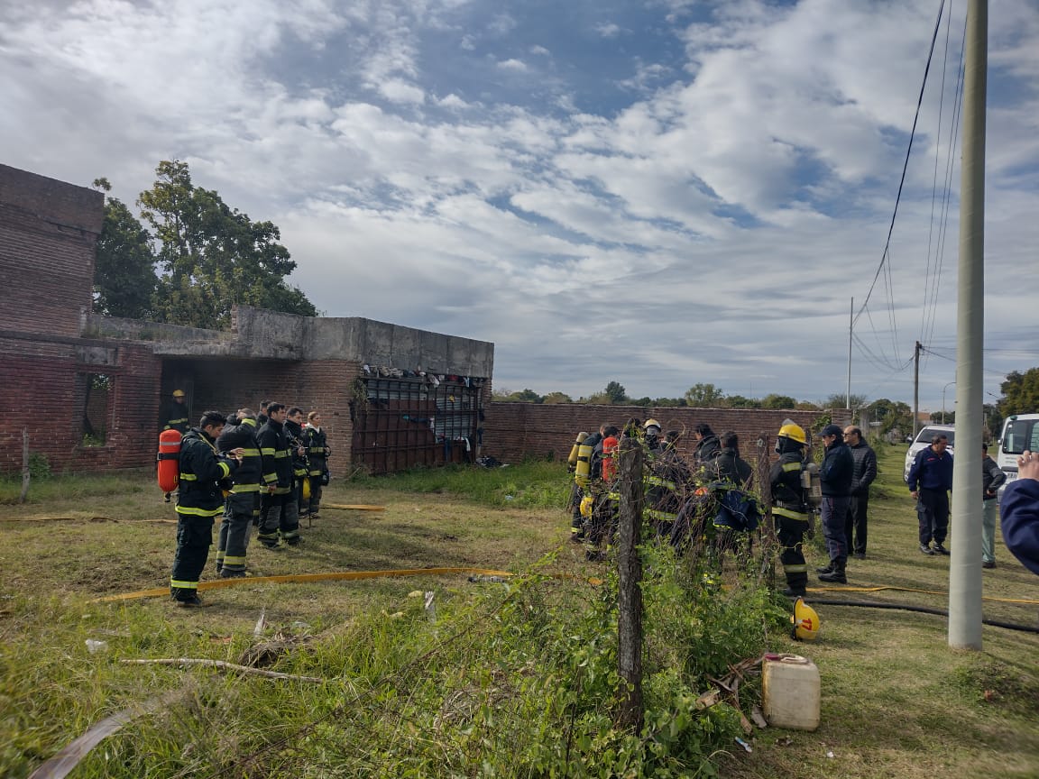 bomberos voluntarios entre rios en santa elena 8.jpg