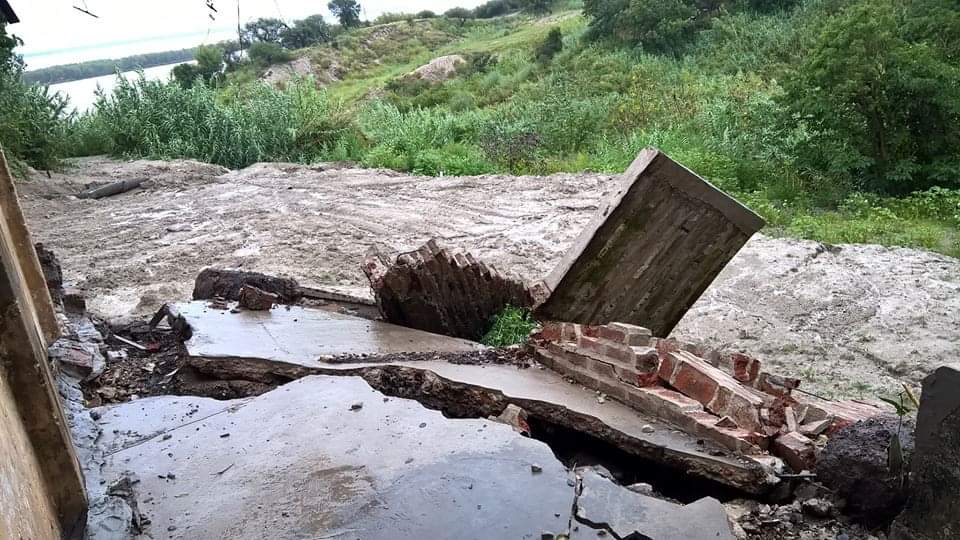 desbarrancamiento barrio belgrano casi pieza barranca santa elena okok