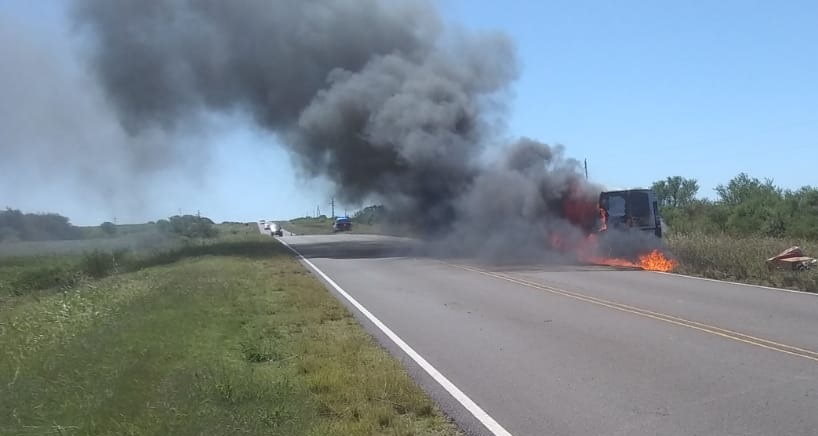 incendio auto ruta 12 ru7