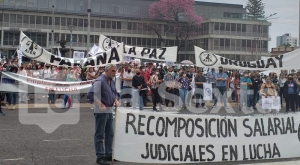 Con el voto de la delegación La Paz, el gremio de los judiciales reactiva reclamo por la Ley de Enganche: irán a la Justicia