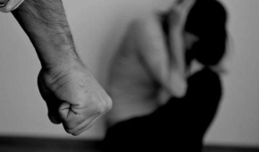 Santa Elena: un violento acordó 3 años de prisión en suspenso por golpear a su pareja