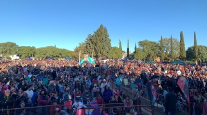 Miles de personas disfrutaron de los festejos por el 188° aniversario de La Paz