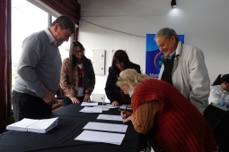 Familias de cuatro localidades entrerrianas firmaron las escrituras de sus viviendas sociales