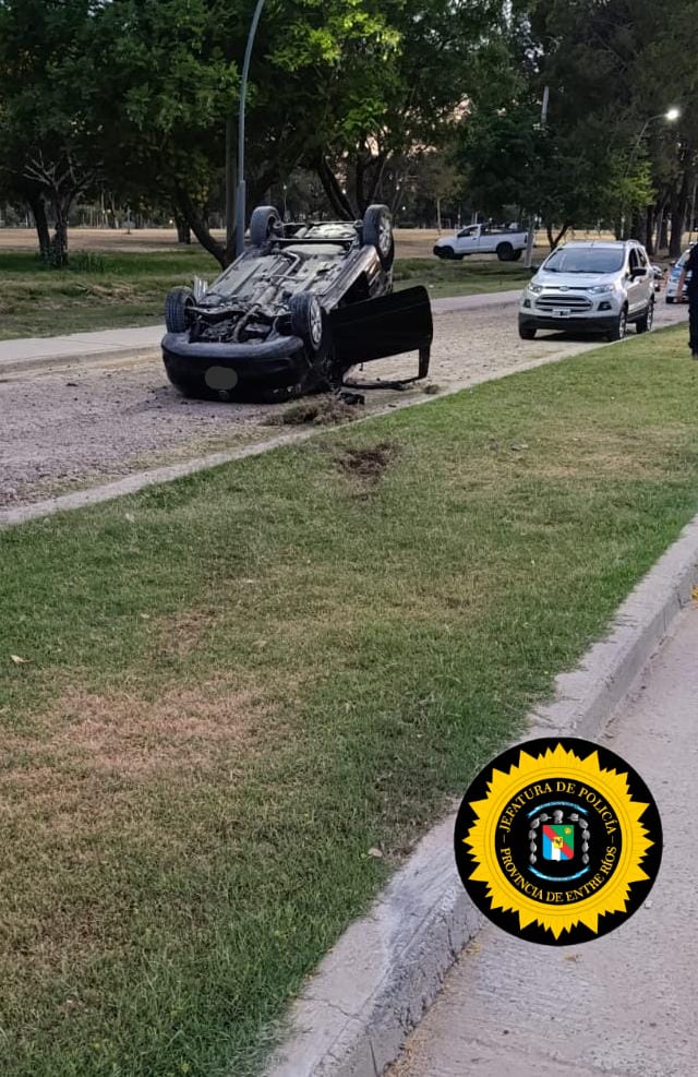 vuelco paseo raul alfonsin.jpg